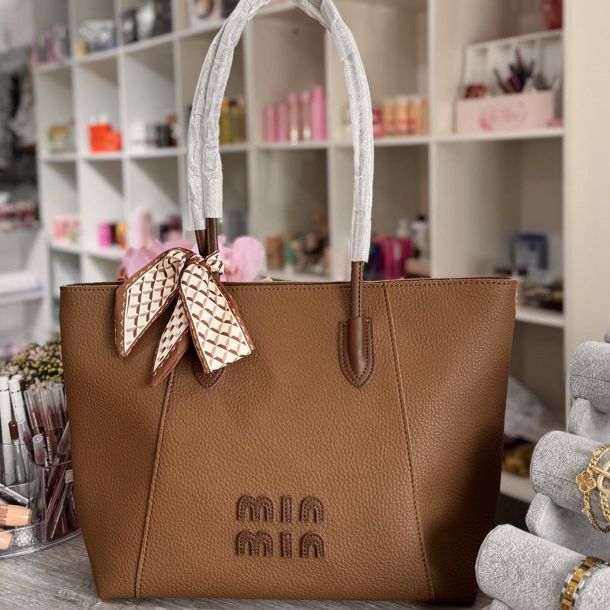min min Elegant Large Women's Tote Bag with Chic Scarf Accent